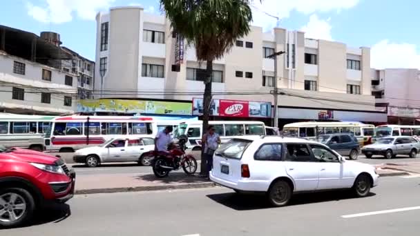 Straatbeeld van de stad Santa Cruz in Bolivia — Stockvideo