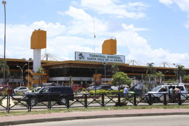 Bolivya, Santa Cruz De La Sierra, 21 Ocak 2017 - Terminal biomodel Santa Cruz de la Sierra - merkez otobüs ve tren istasyonu ve Santa Cruz de la Sierra, Bolivya