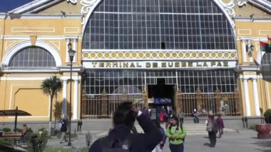 Bolivya, La Paz, 11 Şubat 2017 - insanlar gitmek için merkez otobüs istasyonu terminal, La Paz şehir, Bolivya, Güney Amerika