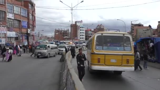 Bolivia Paz Alto Febrero 2017 Tráfico Transporte Mercado Multitud Personas — Vídeos de Stock