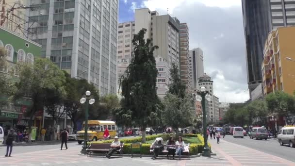 Bolivia Paz Şubat 2017 Paz Bolivya Daki Merkez Prado Caddesi — Stok video