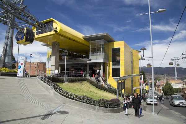 Bolivia Paz Februari 2017 Teleferico Cable Car Station Med Personer — Stockfoto