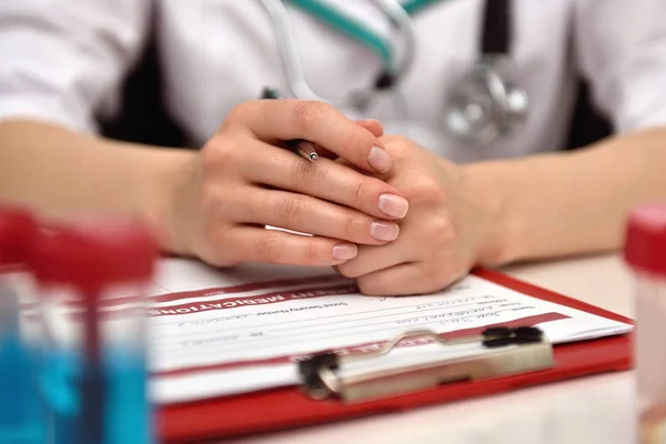 Doctor And Medical History Patient. — Stock Photo, Image