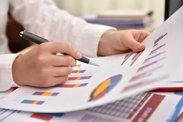 Trader woman working — Stock Photo, Image