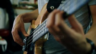 Gitarist oyun Rock soloları