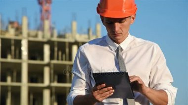 İnşaat alanında mühendis