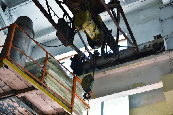 Industrial Crane Hook Building Interior — Stock Photo, Image