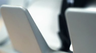 Bize dolar Lirası Döviz Alım Counter makine üstünde güveniyor. Aşırı yakın çekim