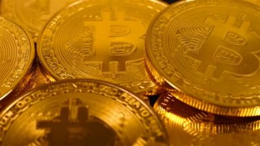Altın bitcoins. araştırma veya blockchain teknoloji kavramı. yakın çekim