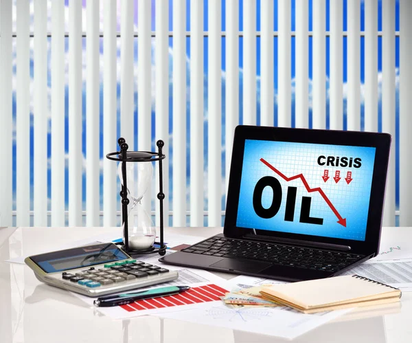 Oil Crisis Chart Screen Notebook Financial Charts Report Concept Close — Stock Photo, Image