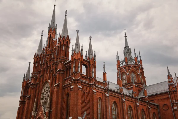 Katedra Niepokalanego Poczęcia Najświętszej Maryi Panny (Moskwa). Neo-gotyckim katedrę, największej katolickiej katedry w Rosji — Zdjęcie stockowe