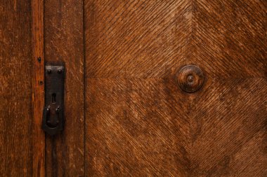 ayrıntı vintage ahşap mobilya. kapı delik için belgili tanımlık anahtar. Arka plan ve doğal ahşap dokusu