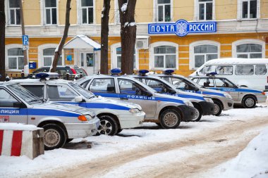 Serpukhov, Moscow region, Rusya Federasyonu - 7 Ocak 2017: polis arabaları bir yerel polis departmanı park etmiş