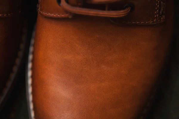 Δερμάτινα παπούτσια closeup. Υφή φόντου από δέρμα, καστόρι. Το Top view, γκρο πλαν, σκοποβολή — Φωτογραφία Αρχείου