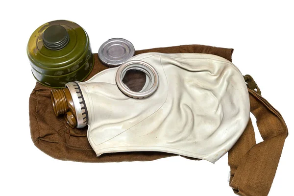 Máscara de gás. Um jogo da proteção química da defesa civil da era soviética (URSS) isolada no contexto branco — Fotografia de Stock