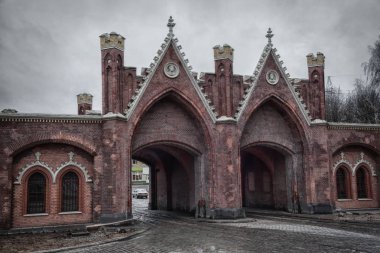 Brandenburg Kapısı, Kaliningrad, Rusya. Brandenburg Kapısı tek Kaliningrad hala kullanılmakta bugün kapısıdır. Brandenburg Kapısı 1657 knigsberg inşa edilmiş