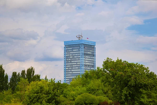 Togliatti, Rusia - 4 de agosto de 2017: la construcción de la AVTOVAZ Imagen de archivo