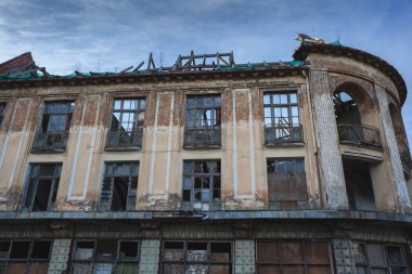 Antik tarihi bina yok edilebilir. Eski mimari