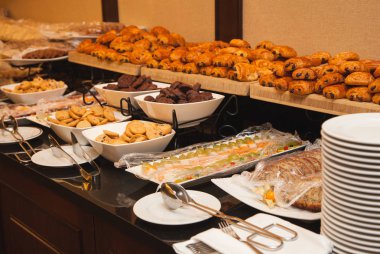 Şekerleme, taze hamur işleri, aperatifler: bisküvi, kek kurabiye, cheesecakes. Kendi kendine Ziyafet