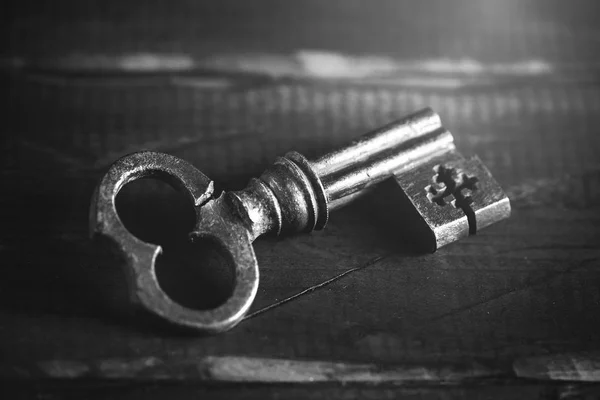 Vintage Μεταλλικό Κλειδί Ρετρό Στυλ — Φωτογραφία Αρχείου