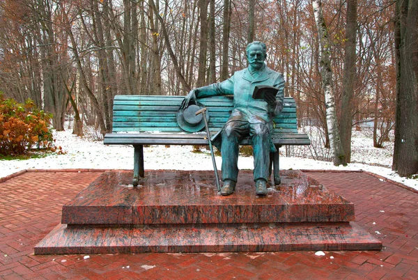回转窑 俄罗斯 莫斯科地区 2017年11月 彼得伊里奇柴可夫斯基纪念碑 俄国著名作曲家 — 图库照片