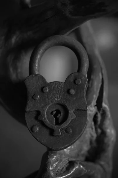 Big Old Padlock Close Black White Photo — Stock Photo, Image