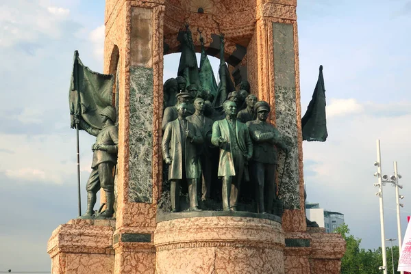 Estambul Turquía Mayo 2019 Monumento República Plaza Taksim — Foto de Stock