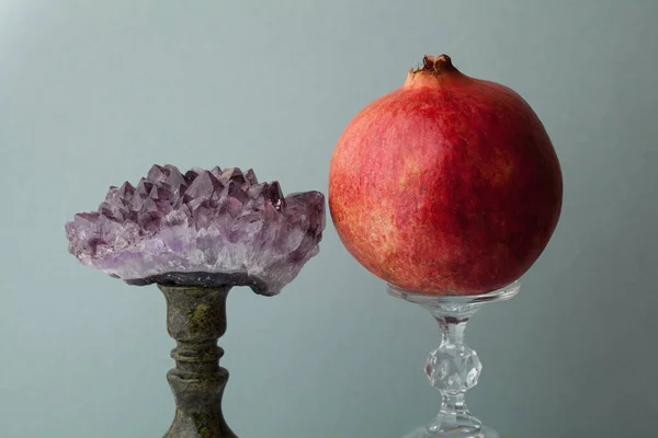 Semi Precious Stone Amethyst Ripe Pomegranate — Stock Photo, Image