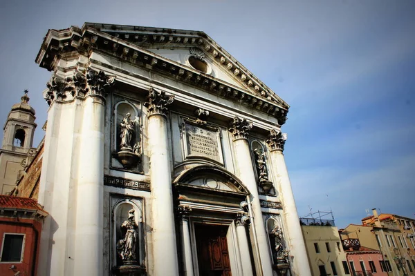 Die kirche i gesuati sta maria del rosario auf dem zattere in venedig — Stockfoto