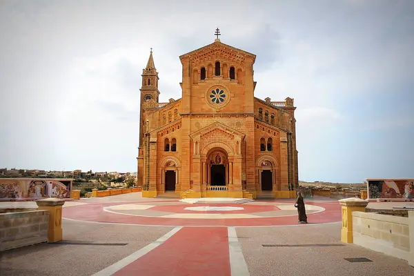 Die basilika der jungfrau ta pinu in der nähe des dorfes gharb in gozo — Stockfoto