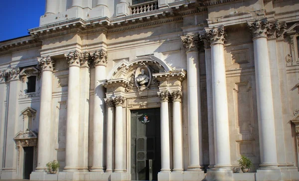 Il Duomo Nuovo, la più grande chiesa cattolica romana di Brescia — Foto Stock