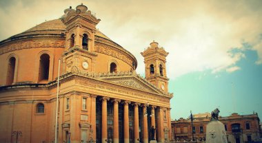 MOSTA, Malta - The Church of varsayım Our Mosta Rotunda veya Mosta Dome bilinen Lady,