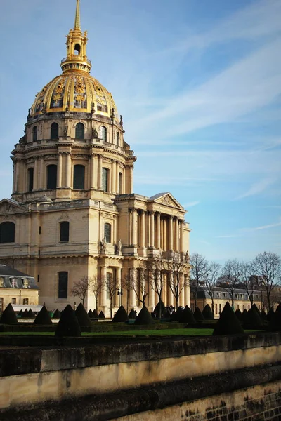 Les Invalides je komplex muzea a hrobky v Paříži, Napoleons zůstává pohřben zde. — Stock fotografie