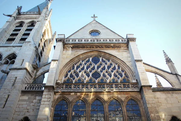 Eglise gothique flamboyante Saint Severin au ciel bleu. Paris, France . — Photo