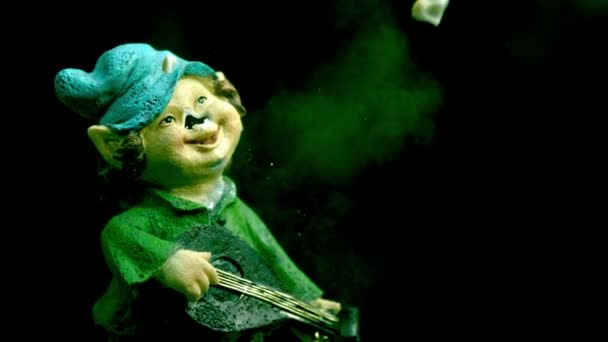 A kert gnome lassított golyó — Stock videók