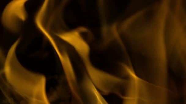 Zwolnionym tempie gorące żółte płomienie — Wideo stockowe