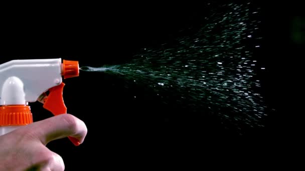 Lassú mozgás spray palackot — Stock videók