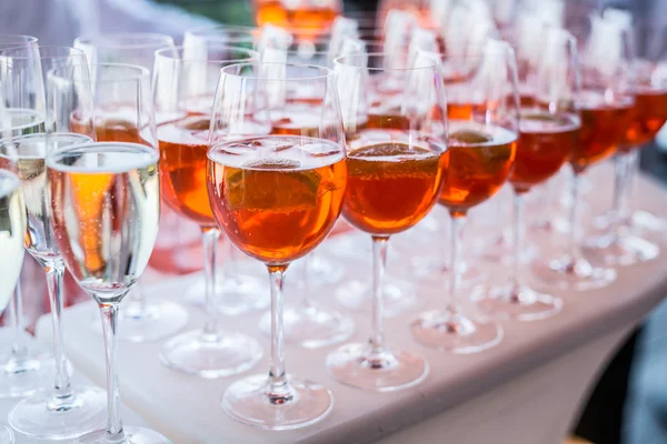 Glasses of wine. Banquet service. — Stock Photo, Image