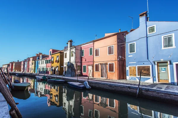 Brightly painted houses of Burano Island. Venice. Italy. — Stock Photo, Image