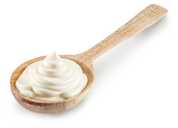 Майонез кружится в деревянной ложке. Файл содержит похлопывание по плечу
