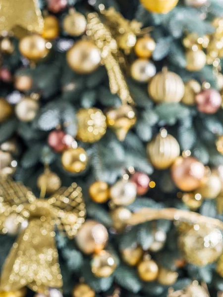 Resumen de Navidad o Año Nuevo. Foto borrosa del árbol de Año Nuevo . — Foto de Stock