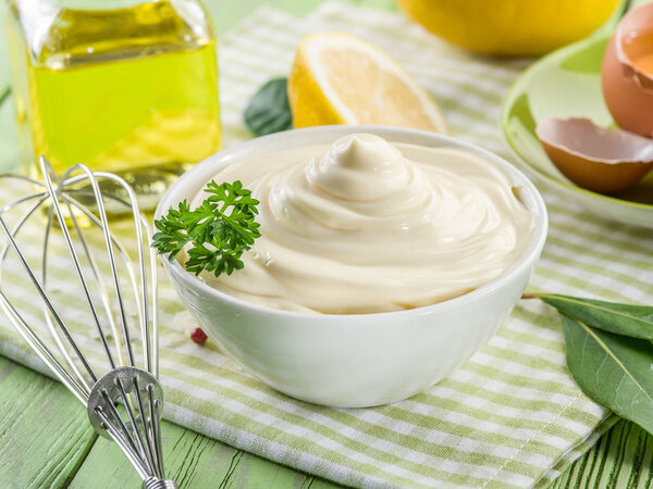 Natural mayonnaise ingredients and the sauce itself.