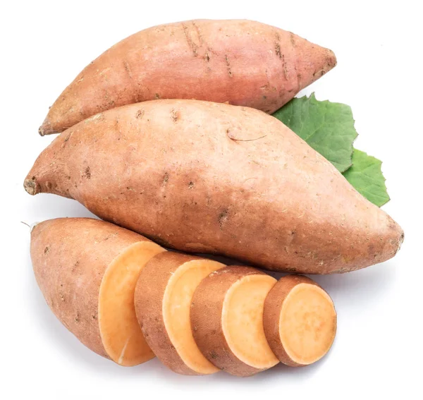 Tatlı patates. Beyaz bir arka plan üzerinde izole.