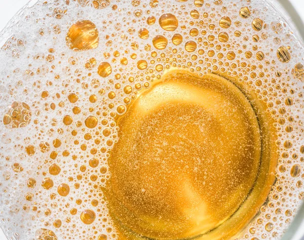 Glas Bier. Blick von oben auf Pils oder helles Bier. — Stockfoto