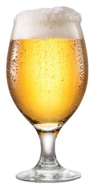 Buharlı bardak bira.