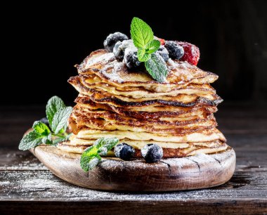 taze çilek ile Pancakes.