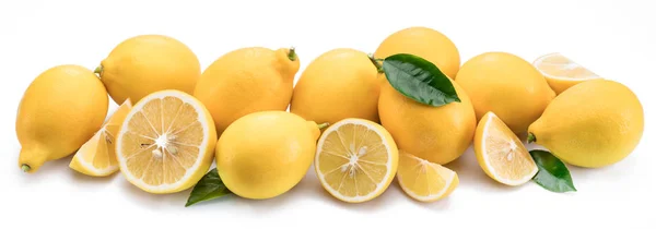 Çok fazla limon meyve izole limon yaprağı. Yatay fotoğraf. — Stok fotoğraf