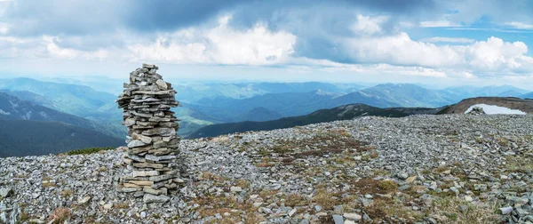 In the top of mountain. Nature background. — Stock Photo, Image