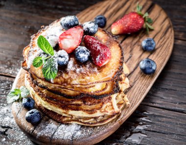 taze çilek ile Pancakes.