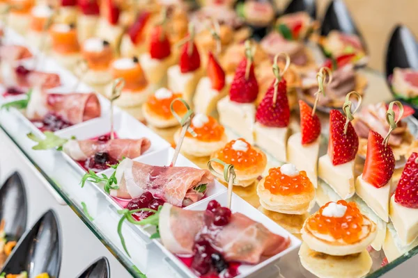 Gastronomische hapjes eten. — Stockfoto